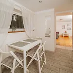 Zacisze Apartment